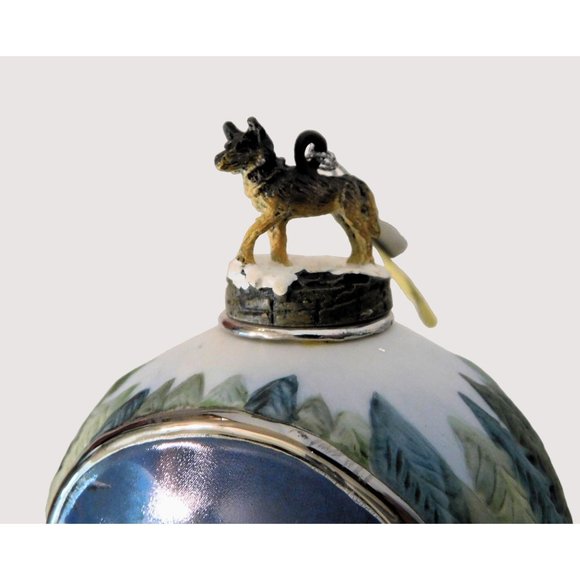 Call of the Wilderness Ornament Moonlit Phantom by Kevin Daniel 2000 Bradford - Picture 3 of 5